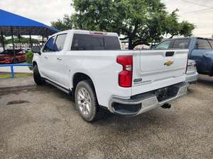 Asequible Chevrolet Silverado 1500 LTZ Crew Cab RWD 2021 con volante a la izquierda/derecha - Product Image 5