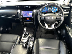 Auto Usado de Calidad a Precio Accesible, Toyota Fortuner 2021 2.8 GD-6, Carrocería Elevada, Automático, Volante a la Derecha - Product Image 2