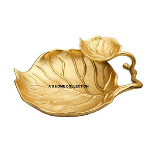 Bol à plateau en forme de feuille d'or, parfait pour servir des collations, de la vaisselle de fête. - Product Image 1