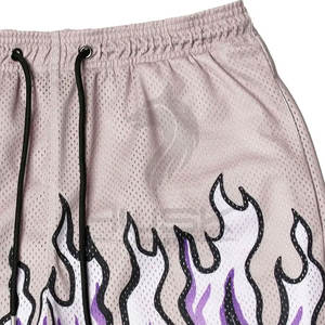 กางเกงขาสั้นบาสเก็ตบอลลายเปลวไฟของผู้ชาย2023กางเกงขาสั้นตาข่ายฟิตเนสแห้งเร็วสไตล์สตรีทระบายอากาศได้ดีป้องกันริ้วรอย - Product Image 5