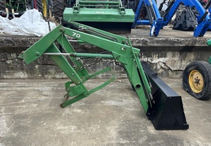 Tractor de Ruedas JOHN DEERE 70 Usado de 2001 con Motor y Caja de Cambios, Listo para Enviar - Product Image 5