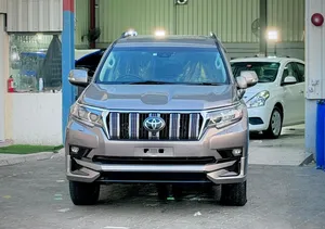 Mejor Oferta Prado TX |   Especificaciones Japonesas RHD |   Motor Diésel de 2.8L y 4 Cilindros |   4x4 Automático |   SUV de 7 Plazas |   Certificado para Exportación a Japón - Product Image 3