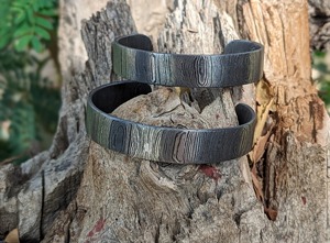 Pulsera de acero de Damasco hecha a mano pulsera de patrón precioso forjada a mano para hombres y mujeres - Product Image 3