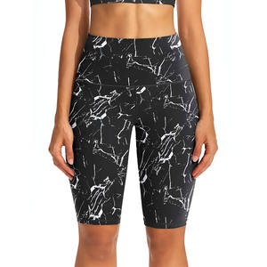 WAKIN WEAR Short d'entraînement de compression à impression marbre respirant à taille haute pour femmes - Product Image 3