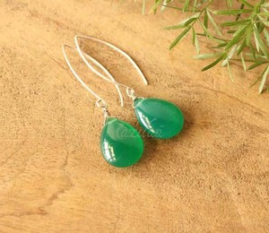 Boucles d'oreilles en onyx vert brut 5 mm, bijoux pour femmes, laiton fait à la main, cadeau d'anniversaire pour maman - Product Image 3
