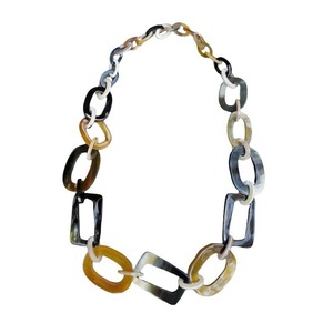 Collar de Lujo Hecho a Mano con Cuerno de Búfalo, Joyería Natural y Sostenible para Mujer, Alta Calidad - Product Image 6