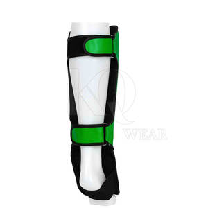 Protège-tibias en cuir modernes, tissu durable, ajustement confortable, légers, protection professionnelle pour l'entraînement au football - Product Image 3