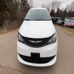 Chrysler Voyager 2024 en PARFAIT ÉTAT - Product Image 4