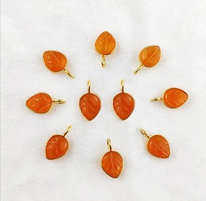 Pendentif en feuille de cornaline sculptée plaqué or argent 925 pierre précieuse charme feuille de cornaline naturelle pendentif pour la fabrication de bijoux - Product Image 2