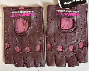 Gants de cyclisme unisexes en cuir et mesh, rembourrés, demi-doigts, respirants, décontractés, de haute qualité, avec logo et étiquette personnalisés - Product Image 2