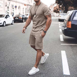 T-shirts et shorts décontractés pour homme, ensemble short et chemise personnalisés pour homme - Product Image 1