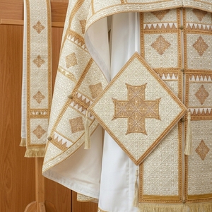Ensemble de Vêtements Liturgiques Blancs pour l'Église Orthodoxe, Robe de Clergé Brodée à la Main avec Fil d'Or, Chasuble de Prêtre, Vente en Gros - Product Image 4