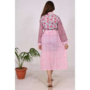 ชุดคลุมกิโมโนลำลองสไตล์โบฮีเมียนลายดอกไม้ปะติดปะต่อ ทำด้วยมือ เนื้อผ้านุ่มเบาสบาย ชุดนอน 100% ผ้าฝ้ายอินเดีย พิมพ์ลายบล็อกธรรมชาติ - Product Image 4