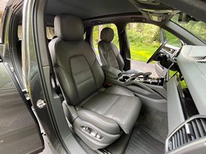 Porsche Cayenne E-Hybrid 455 ch hybride rechargeable V6, Pack Premium Plus, non modifié, modèle 2019 - Product Image 3