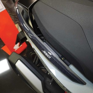 Adesivi 3D Personalizzati per Honda Forza 350 2022-5, Protezione Logo Serbatoio Manubrio Posteriore - Product Image 1