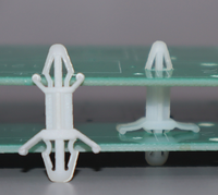 Colonne d'espacement de carte PCB en plastique directe d'usine idéale pour l'électronique grand public et les cartes de circuits imprimés industrielles