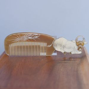 Peine Asistente de cuerno de búfalo para peinar el cabello Peine de cuerno natural de alta calidad para extensiones de cabello La mejor calidad de Vietnam - Product Image 5