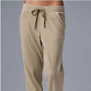 Pantalon de jogging côtelé personnalisé pour femmes | Pantalon de jogging taille haute extensible et respirant avec jambe fuselée et poignets élastiques - Product Image 5