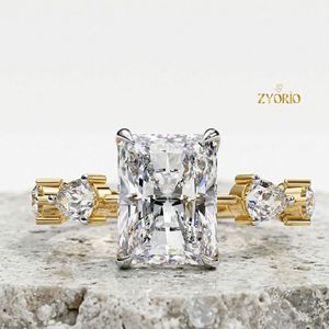 Anillo de Compromiso con Tres Piedras de Corte Radiante, Plata de Ley 925, Anillo de Promesa con Piedra Lateral en Forma de Pera, Joyería Nupcial - Product Image 2