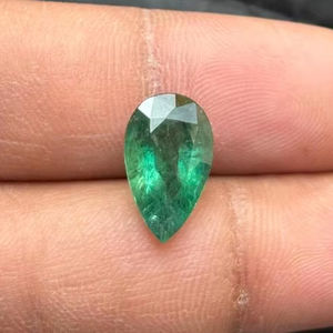 Piedra preciosa natural de pera cortada en Esmeralda calibrada facetada directa fabricante de la India verde esmeralda de Zambia fabricación de joyas de piedras preciosas - Product Image 2