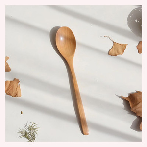 Cuchara de cocina de madera dura sostenible, cómoda, ligera y perfecta para las tareas culinarias diarias - Product Image 3