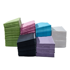 Sous-couches jetables imperméables en papier pour le soin esthétique, bavoirs et serviettes dentaires colorés pour patients orthodontiques, aspect serviette pour confort et style - Product Image 6