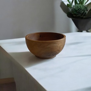 Bol de service à salade en bois fait à la main pour les repas de famille de fête de cuisine et l'utilisation quotidienne - Product Image 3