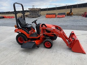 Tracteur utilitaire compact Kubota BX2380 4x4, mini-tracteur agricole, moteur diesel 23 CV, avec chargeur frontal - Product Image 4