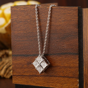 0.072 TDW รอบสดใสตัดเพชรจี้ด้วยโซ่ | 18K ทองคำขาว | ไม่ผ่านการรับรองเพชร | Cvd/hpht เพชร | เครื่องประดับ - Product Image 1