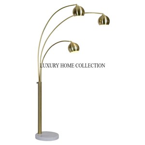 Lampadaire traditionnel en bois avec détails sculptés à la main et abat-jour en tissu idéal pour les intérieurs classiques d'inspiration vintage - Product Image 6