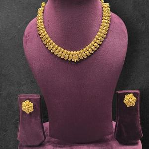 Ensemble de collier et de boucles d'oreilles de qualité supérieure, plaqué or, de créateur, pour femmes, collection pour mariage et festivals - Product Image 1