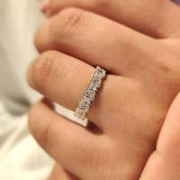 Bague de mariage éternelle entièrement sertie de diamants de laboratoire taille marquise, baguette et ronds pour elle