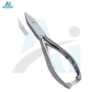 Pinza de pedicura afilada y precisa ALMAC hecha de acero inoxidable de alta calidad para el recorte profesional de uñas de los pies - Product Image 1