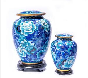 Belle et intemporelle urne de crémation blanche pour adultes pour les cendres humaines-Cette grande urne élégante en émail nacré et nickel I - Product Image 6