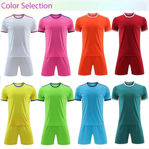 Ensembles d'uniformes de football personnalisés OEM, uniformes de football à séchage rapide par sublimation - Product Image 6