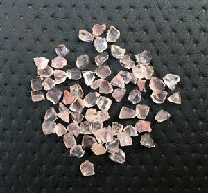 50pcs Quartz Rose Rose Naturel Pierres Précieuses En Vrac 4-6 MM Cristaux Bruts Non Polis Taille Gamme 4-6 MM Type De Produit Pierres Précieuses En Vrac - Product Image 1