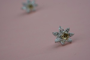 Boucles d'oreilles en diamant à la mode certifiées IGI en plaqué or blanc et rose pour les mariages, les fêtes ou les cadeaux - Product Image 5