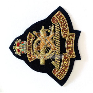 Badges brodés à la main de haute qualité, fabrication en usine, étiquettes privées - Product Image 3