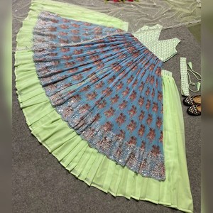Designerแบบดั้งเดิมLehenga Choliสําหรับผู้หญิงGeorgette Partyสวมใส่งานแต่งงานอินเดียLehenga Choliเย็บปักถักร้อย & SequenceทํางานLehe - Product Image 5