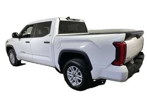 Camioneta de Tamaño Completo 2024-2025, 4 Puertas, Cabina Doble, 2WD, Caja de 5.5 Pies, Interior de Cuero, Rines R18 Oscuros, Estado Impecable, Fabricación Alemana - Product Image 4