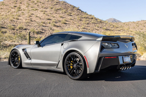 Corvette Z06 Sport Coupé 2015 de Alta Calidad con Motor de Ocho Cilindros Supercargado, Tracción Trasera Automática - Product Image 3