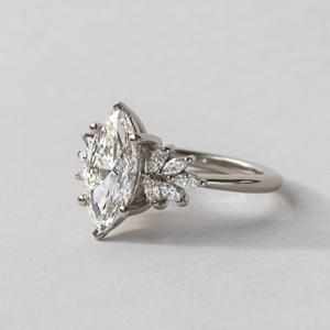 Marquise Cut CZ Cluster Anillo de compromiso 7x14mm Solitario en plata | Elegante joyería de Boda nupcial - Product Image 3