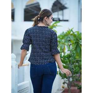 Top de mujer de punto Jamdani geomatrical otoño regular con media manga color negro - Product Image 1