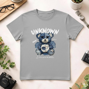 T-Shirt Unisex 100% Cotone 210GSM Stile Casual con Logo Personalizzato Stampato sul Davanti con Tecnica DTG - Product Image 1