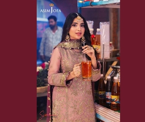 Saboor Aly par Ssumaira Collection 2024 Asim Jofa Chamkeli brodé cousu formels vêtements indiens et pakistanais - Product Image 5