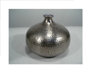 Haute qualité diamant coupe conception martelé fini en laiton bouteille Vase maison salon bureau intérieur article décoratif Vase en laiton - Product Image 4