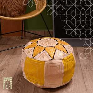 Pouf compact Medina en cuir marocain véritable, artisanal, à motifs géométriques traditionnels, avec corde en forme d'échelle, pour salon et mariage - Product Image 5