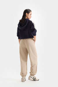 เสื้อฮู้ดครอปผู้หญิงสีกรมท่า แบบสวม สไตล์ลำลอง ทรงหลวม ลายทางสีขาว ออกแบบสบายๆ รับผลิตตามสั่ง (OEM) พร้อมสกรีนโลโก้ - Product Image 2