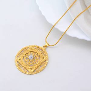 Mandala colgante collar chapado en oro latón con piedra lunar hecho a mano joyería espiritual venta al por mayor Boho declaración colgante - Product Image 5