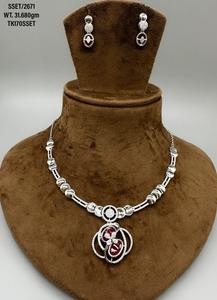 Conjunto de collar con colgante de piedras preciosas verdes de Plata de Ley 925 de lujo Chapado en rodio con Zirconia cúbica para fiestas ocasiones especiales - Product Image 5